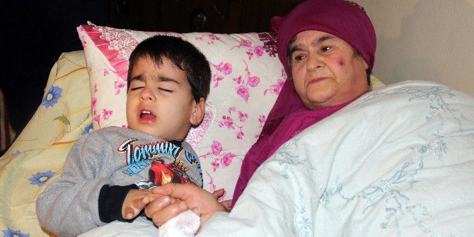 Zeytinburnu’nda Enkaz Altında Kalan Yaralı Kadın Olay Anını Anlattı