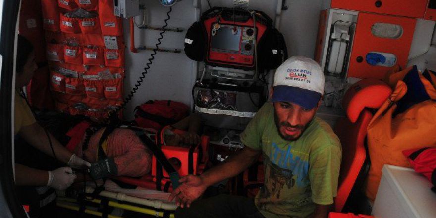 Çatı Çöktü, 6 Suriyeli İşçi Altında Kaldı