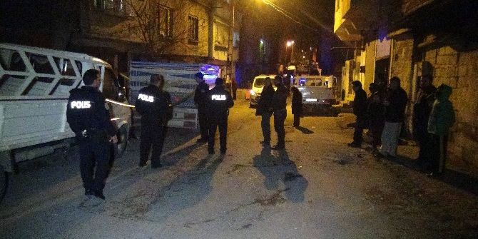 Evinin Kapısı Önünde Silahlı Saldırıya Uğradı