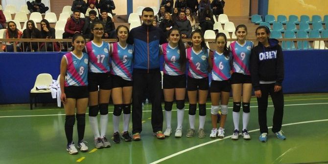 İdmanyurdu Spor Voleybol Yıldız Kızlar Takımı Galibiyetle Başladı