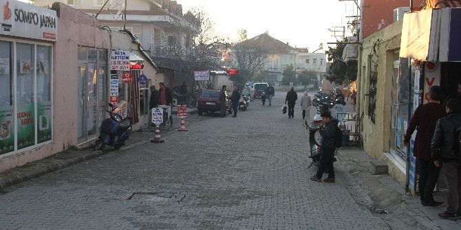 Fethiye’de Yolun Karşısına Geçmek İsteyen Kadına Kamyon Çarptı