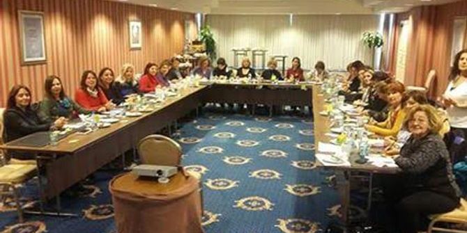 Çeşmeli Kadınlar Liderlik Eğitimi Alıyor
