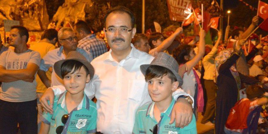 Başkan Cahan, Uşaklılara Teşekkür Etti