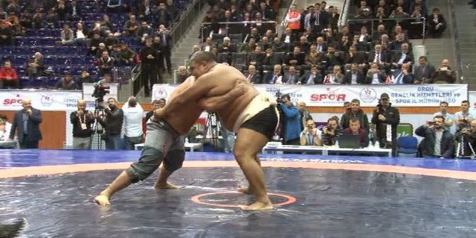 Recep Kara, Asya Sumo Şampiyonu’nu Tuş Etti