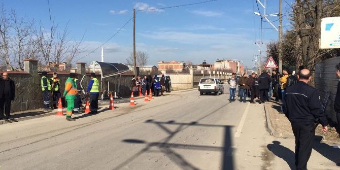 Bursa’da Otomobil Otobüs Durağına Daldı: 8 Yaralı