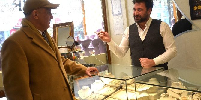 Ilıcalı, Taşmağazalar Esnafını Ziyaret Etti