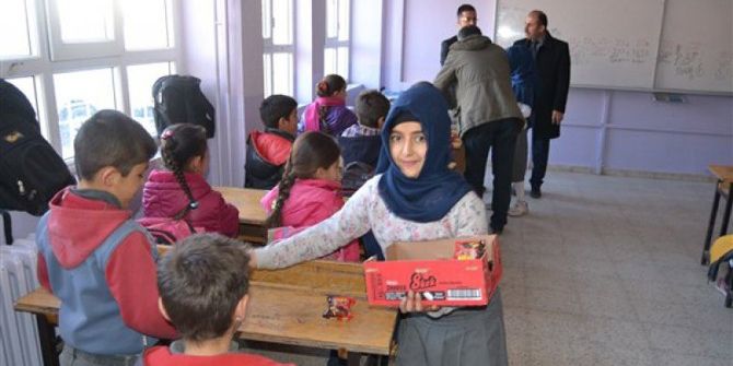 Köy Okulundaki Öğrencilere Anlamlı Hediye
