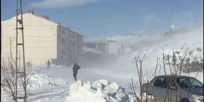 Sincik İlçesinde Kar Hayatı Olumsuz Etkiliyor