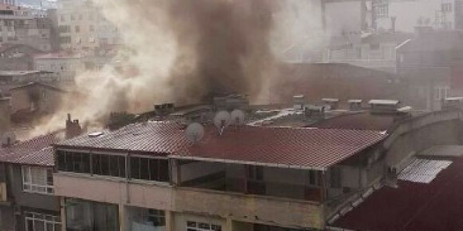 Araçları Elleriyle İterek İtfaiyeye Yol Açtılar