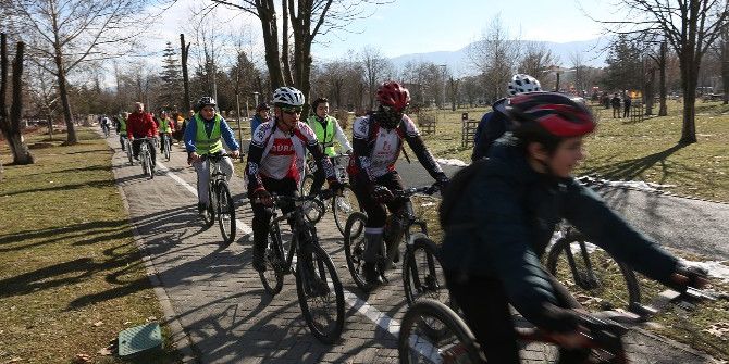 Bolu Belediyesi’ne Hediye Edilen Bisikletler Hizmete Girdi