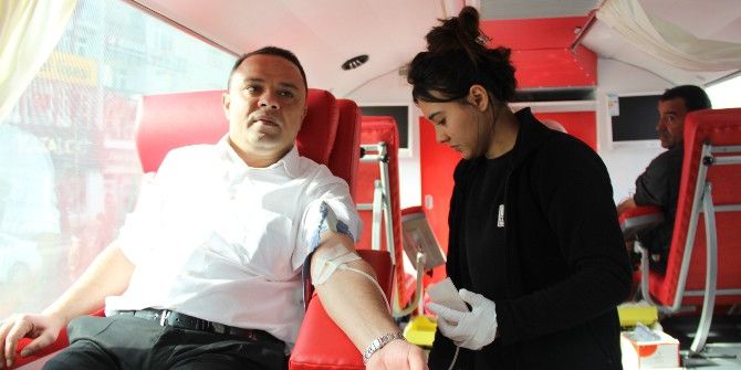 Ak Parti İl Teşkilatından Kan Bağışı