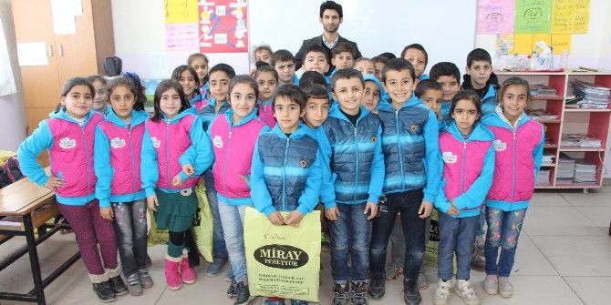 Hayırsever Vatandaştan Hayırsever Öğrencilere Hediye