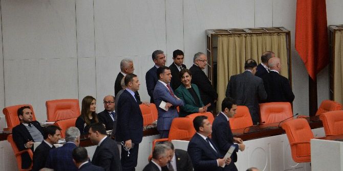 Anayasa Değişiklik Yetkili 15. Maddesi 341 Oyla Kabul Edildi.