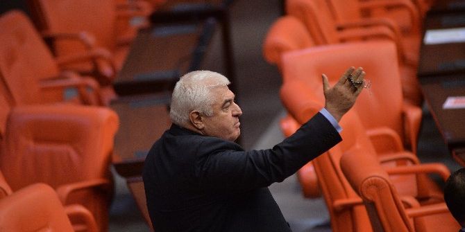 Chp Milletvekillerinden 15. Madde Oylamasını Yavaşlatma Politikası