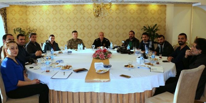 Hakkari Emniyet Müdürlüğünden Aylık Sohbet Toplantısı