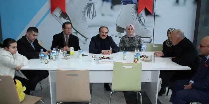 Vali Yurtnaç, Vatandaşların Sorunlarını Dinledi