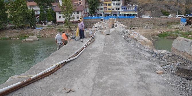 Koyunbaba Köprüsü’ndeki Restorasyon Çalışmalarının Durmasına Tepki