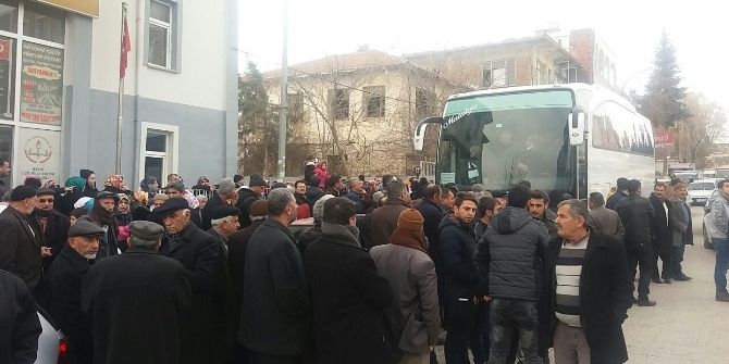 Besni’de Umreciler Kutsal Topraklara Uğurlandı