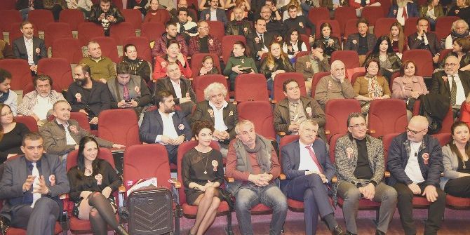 Seyhan Belediyesi Şehir Tiyatrosu 20. Yılını Kutladı