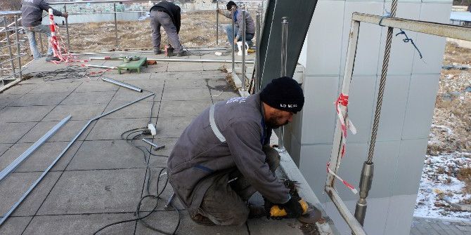 Üst Geçidin Korkulukları 3 Ayda 3 Kez Çalındı