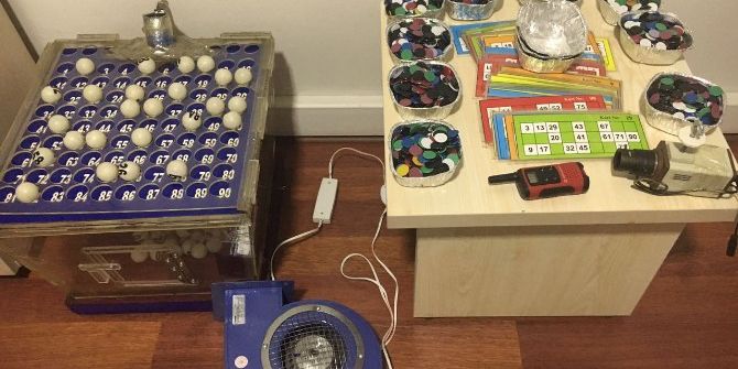 Polis Mühürledi, Duvar Örüp Kumar Oynamaya Devam Ettiler