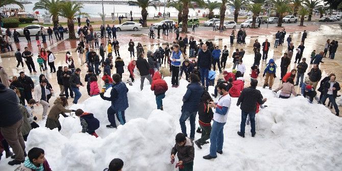 Alanya’da Denize Sıfır Kartopu Savaşı