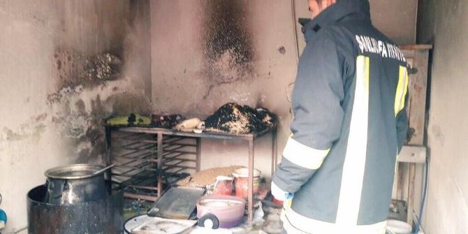 İşyerinde Çıkan Yangın Söndürüldü