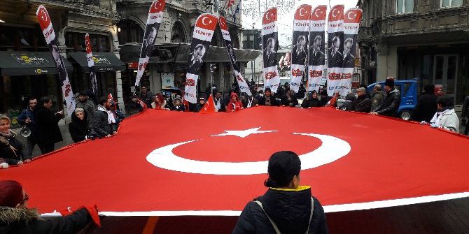 İstiklal Caddesi’nde Teröre Tepki Yürüyüşü