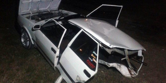 Sakarya’da İki Otomobil Kafa Kafaya Çarpıştı: 3 Yaralı