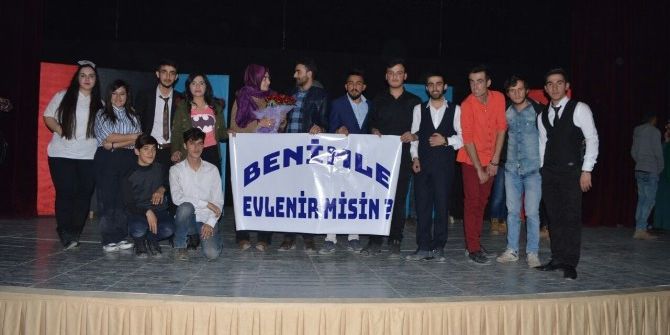 Sahnede Evlilik Teklifi Sürprizi