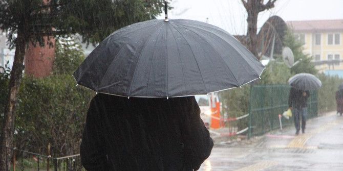 Bursalılar Yağmura Hazırlıksız Yakalandı