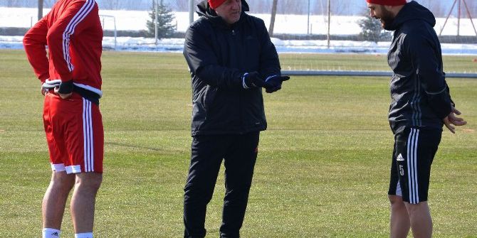 Bakkal: "Maçlarımıza Galibiyet Parolasıyla Çıkıyoruz"