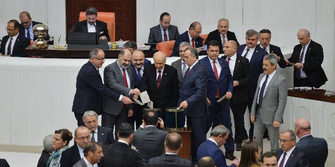 Anayasa Değişikliği Teklifinin 18. Maddesi 344 Oyla Kabul Edildi