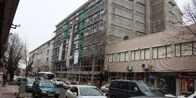 Tekirdağ’da İnşaat İskelesi Devrildi