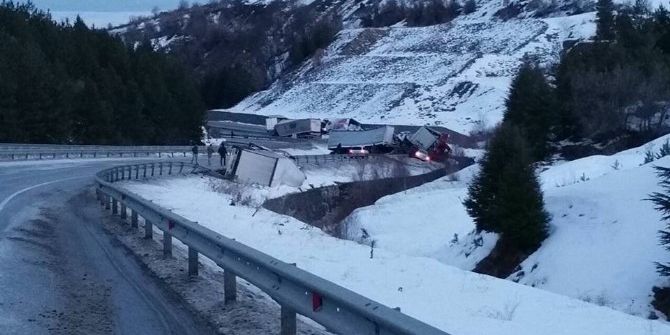 Afyonkarahisar’da Zincirleme Trafik Kazası