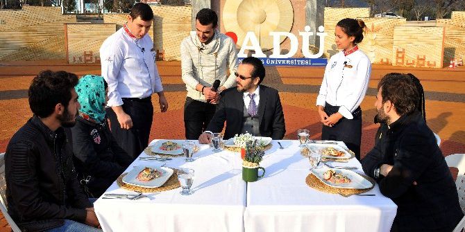 Genç Aşçılar ‘Ünişef’te Hünerlerini Sergiledi