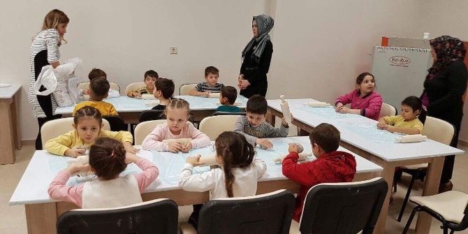 Yeniceköy İlkokulu’nun Minikleri Atatürk Kültür Merkezi’nde