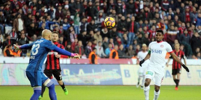 Antalyaspor Bu Sezon Bir İlki Gerçekleştirdi