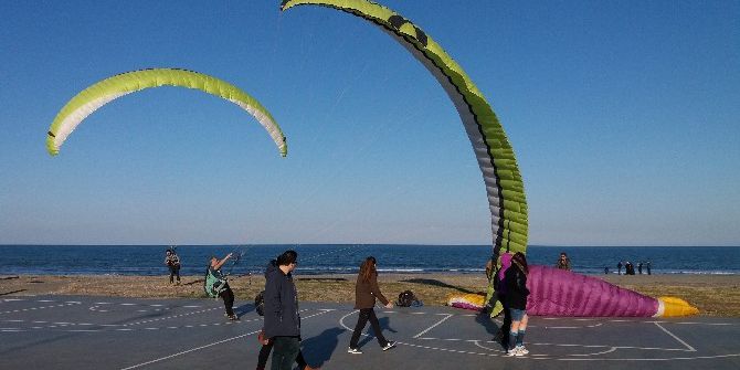 Samsun Sahilleri Yamaç Paraşütleri İle Renklendi