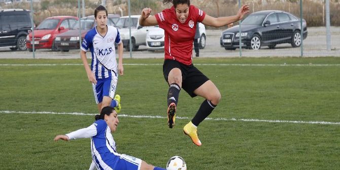 Döşemealtı Kendi Sahasında İlk Mağlubiyetini Aldı