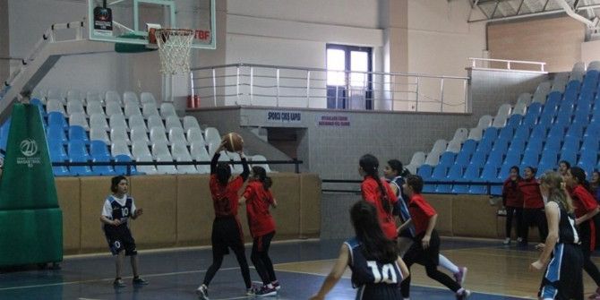 Küçükler Basketbol Müsabakaları Başladı