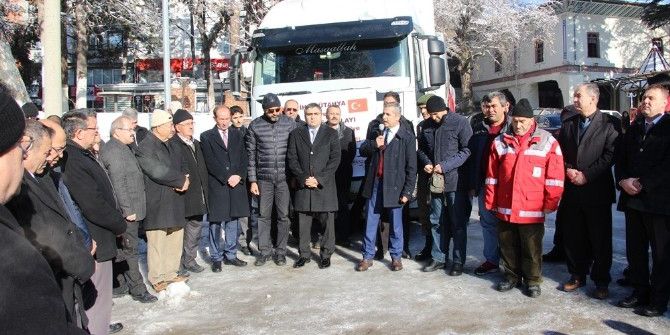 Şaphane İlçesinden Toplanan 1 Tır Yardım Malzemesi Halep’e Gönderildi