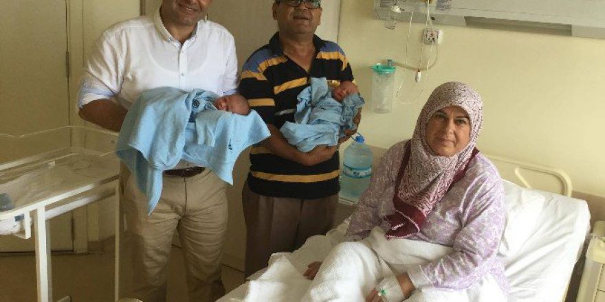 22 Yıl Sonra Doğan Bebeklerine Başkan Yücel’in İsmini Verdiler