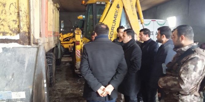 Başkan Vekili Uzan, Araç Parkında İnceleme Yaptı