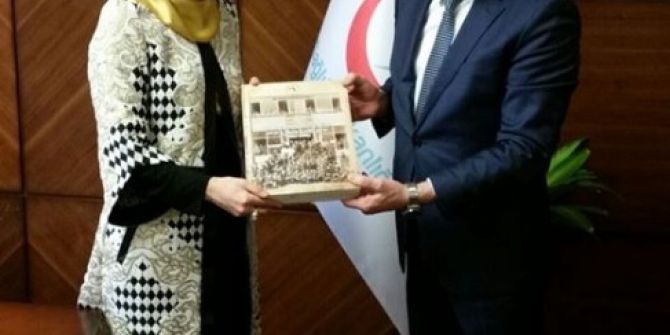 Müsteşar Yardımcısına İmam Hatip Kitabı Hediye Edildi