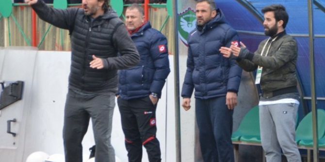 B.b. Erzurumspor Teknik Direktörü Yıldırım: “Deplasmandan Alınan Puan Bizim İçin Önemli”