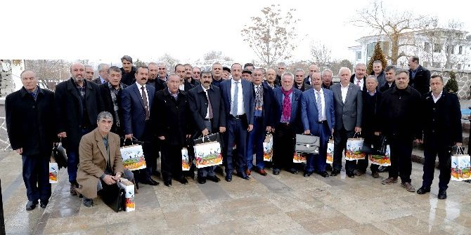 Bakan Duruay Gölbaşılı Muhtarlarla Bir Araya Geldi