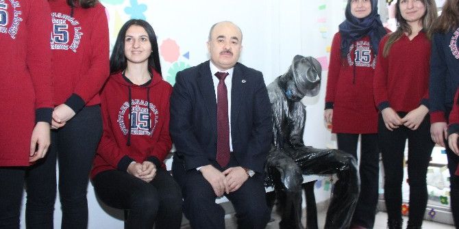 Vali Dağlı’yı Sosyal Medyadan Okula Davet Etti