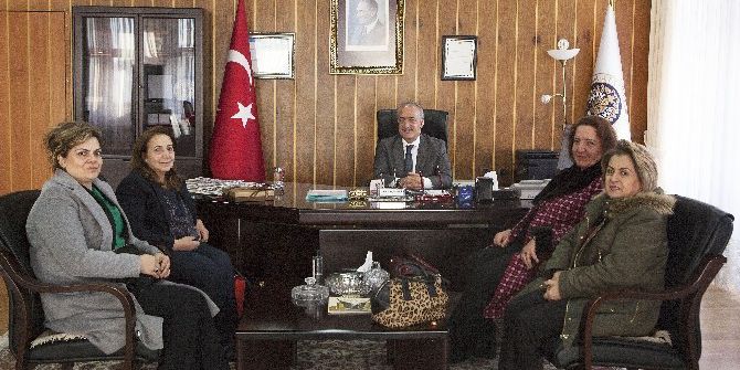 Türk Kadınlar Birliği Erzurum Şubesi, Rektör Çomaklı’yı Ziyaret Etti