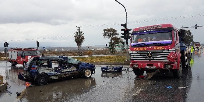 Manavgat’ta Trafik Kazası: 3 Yaralı